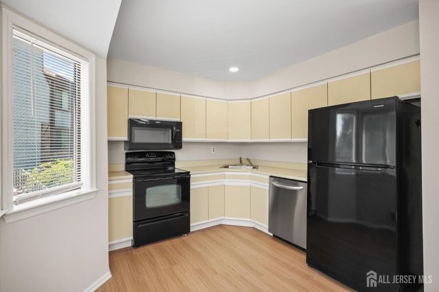 89 Diamond Lane, Old Bridge, NJ 08857