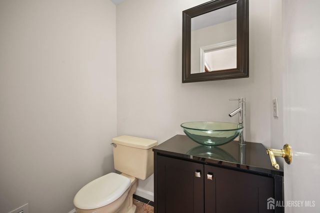 89 Diamond Lane, Old Bridge, NJ 08857