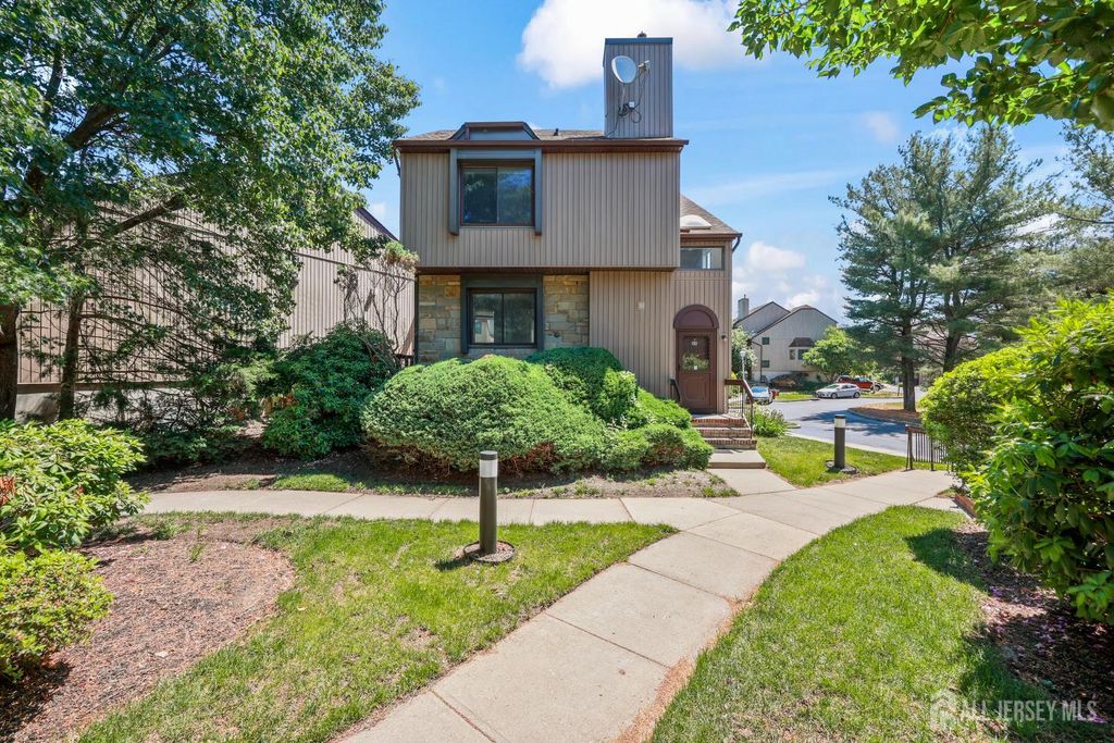 89 Diamond Lane, Old Bridge, NJ 08857