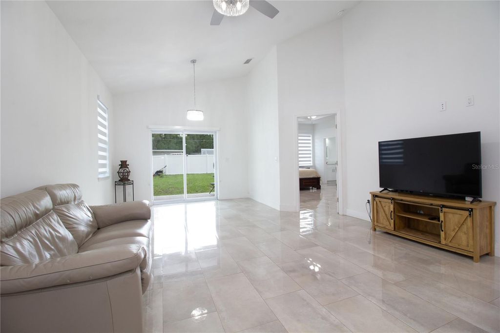 Image 13 of property listing at 8920 N NEWPORT AVENUE, Tampa, FL 33604