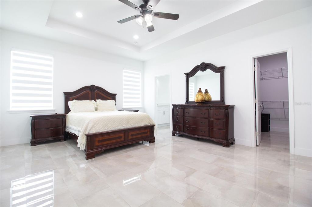 Image 15 of property listing at 8920 N NEWPORT AVENUE, Tampa, FL 33604