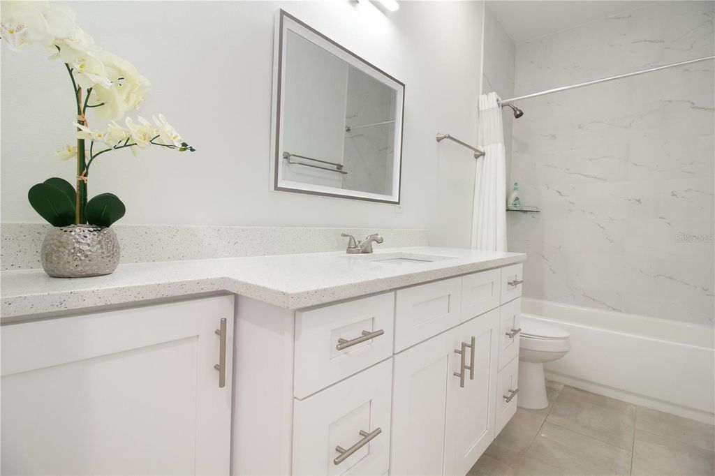 Image 20 of property listing at 8920 N NEWPORT AVENUE, Tampa, FL 33604
