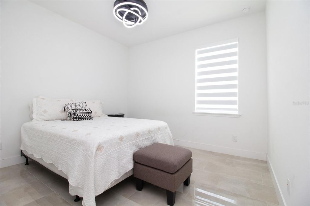 Image 27 of property listing at 8920 N NEWPORT AVENUE, Tampa, FL 33604