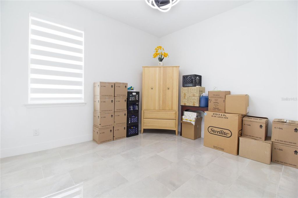 Image 30 of property listing at 8920 N NEWPORT AVENUE, Tampa, FL 33604