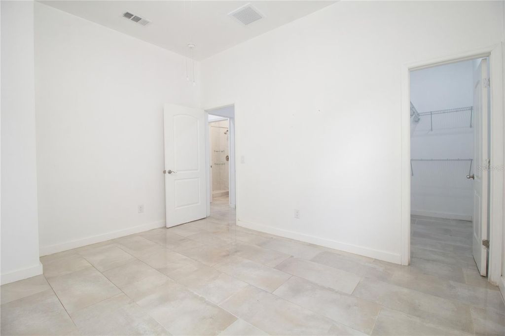 Image 38 of property listing at 8920 N NEWPORT AVENUE, Tampa, FL 33604