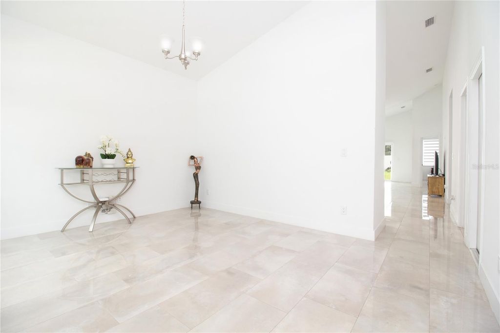 Image 5 of property listing at 8920 N NEWPORT AVENUE, Tampa, FL 33604