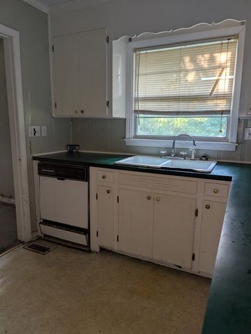 2004 Brackin Dr, Dothan, AL 36301