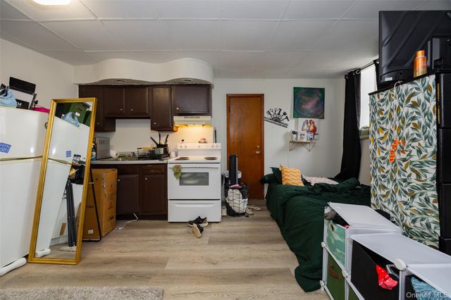 81 Vineyard Avenue, Highland, NY 12528