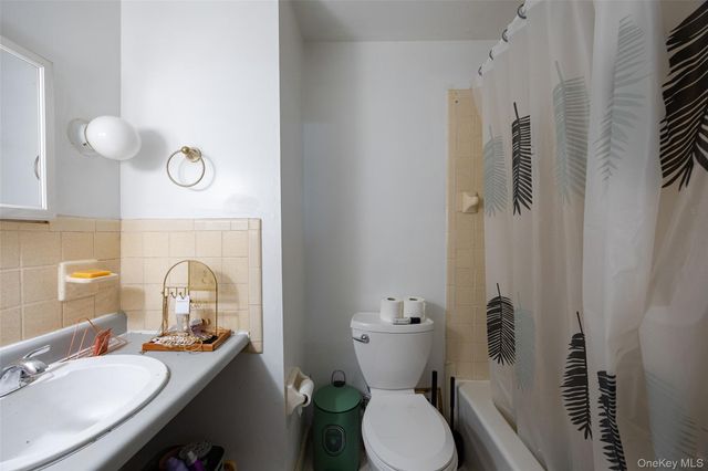 81 Vineyard Avenue, Highland, NY 12528