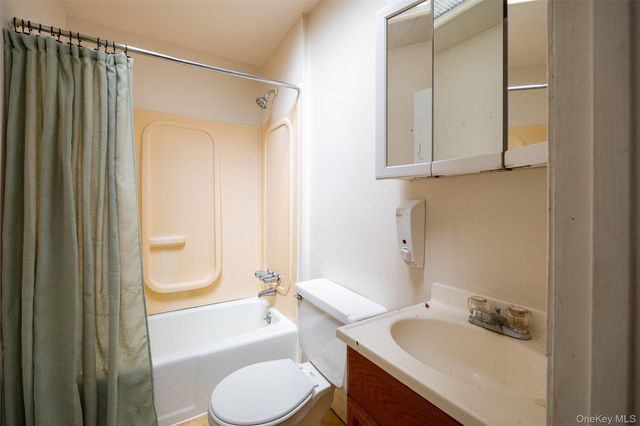 81 Vineyard Avenue, Highland, NY 12528