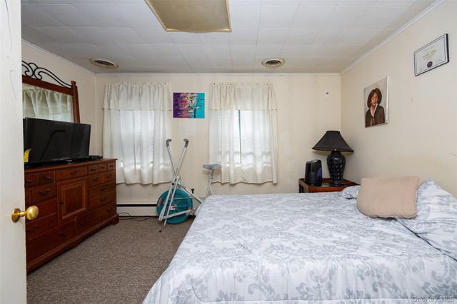 81 Vineyard Avenue, Highland, NY 12528