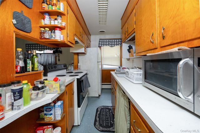 81 Vineyard Avenue, Highland, NY 12528