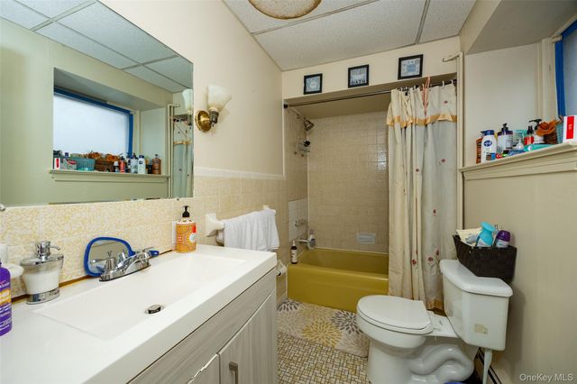 81 Vineyard Avenue, Highland, NY 12528