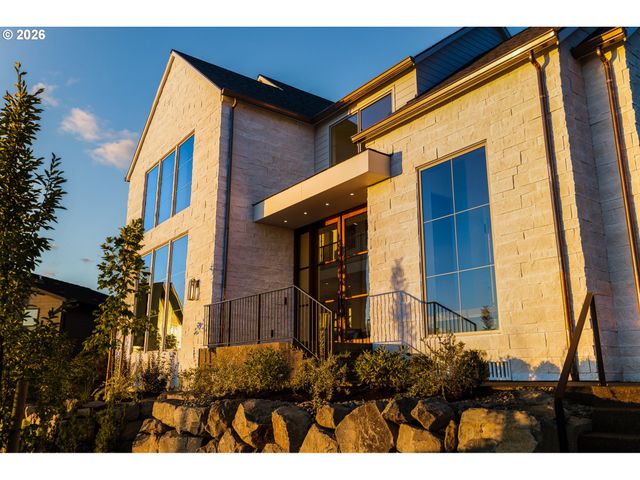 16082 Kaylyn Dr, Oregon City, OR 97045