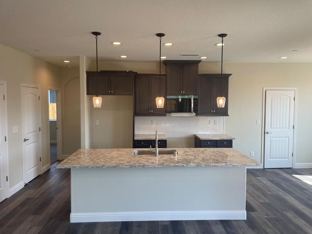 16180 West David Avenue, Kerman, CA 93630