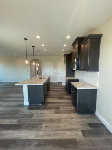 16180 West David Avenue, Kerman, CA 93630
