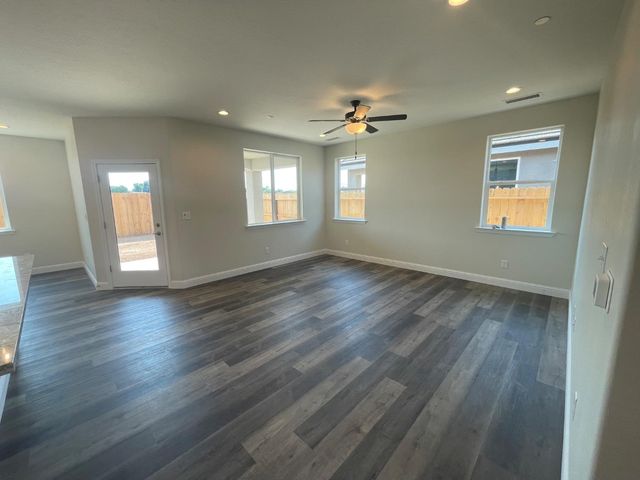 16180 West David Avenue, Kerman, CA 93630