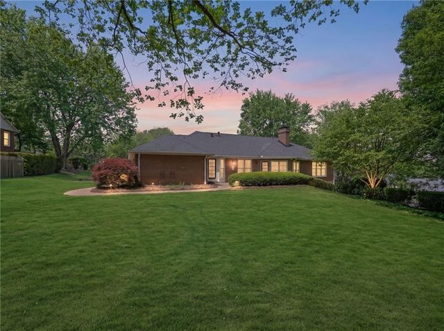 205 Saddle Creek Drive, Roswell, GA 30076
