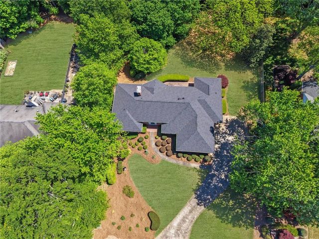205 Saddle Creek Drive, Roswell, GA 30076
