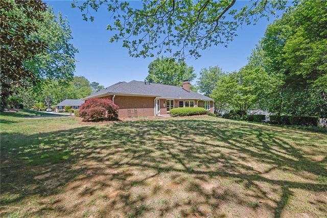 205 Saddle Creek Drive, Roswell, GA 30076