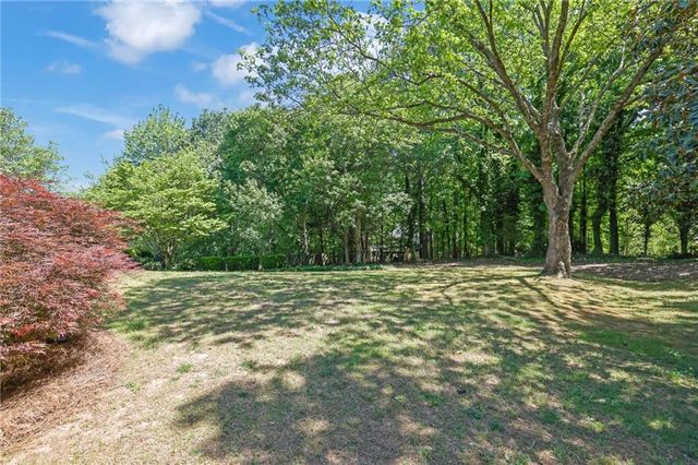 205 Saddle Creek Drive, Roswell, GA 30076
