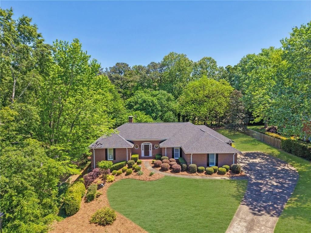 205 Saddle Creek Drive, Roswell, GA 30076