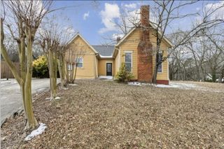 4402 Oak Street, Oakwood, GA 30566