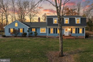 5821 N SALEM CHURCH RD, Dover, PA 17315