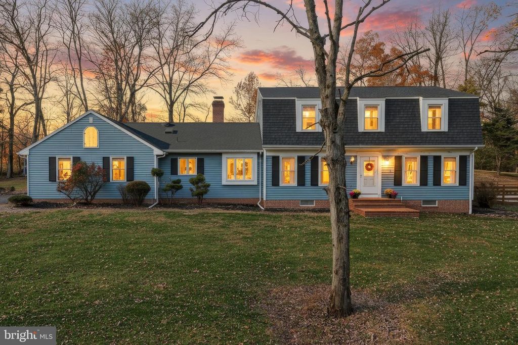 5821 N SALEM CHURCH RD, Dover, PA 17315