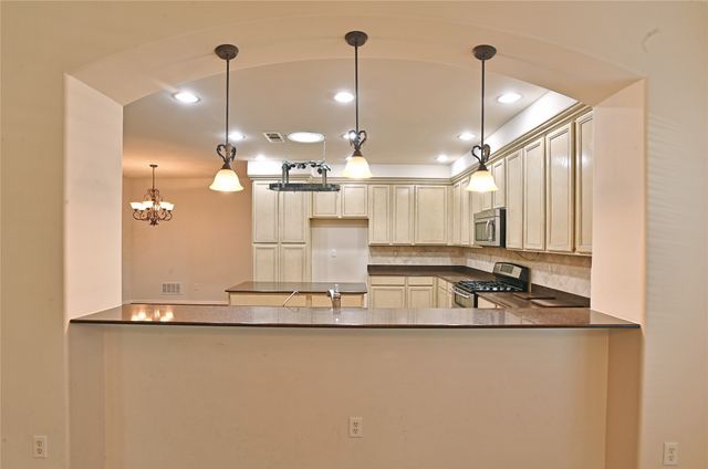 10016 Edmondson Drive, Denton, TX 76207