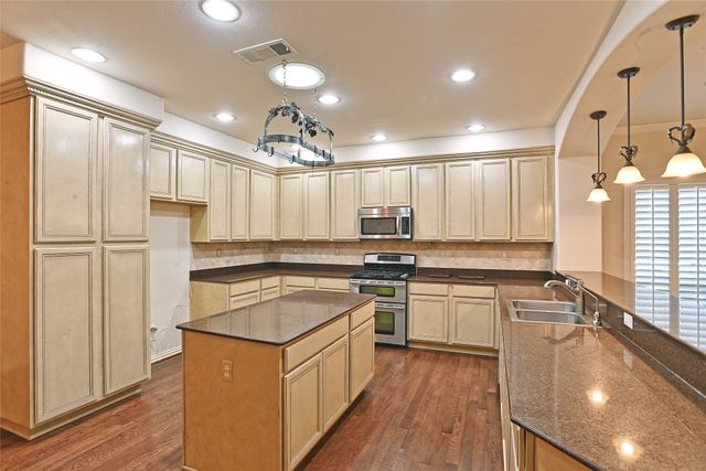 10016 Edmondson Drive, Denton, TX 76207