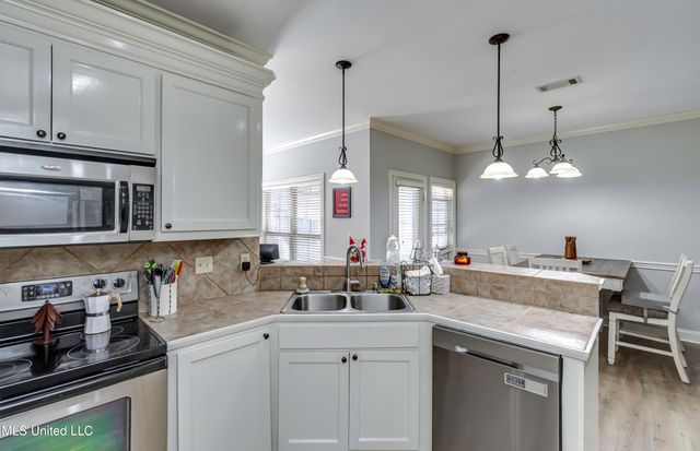 717 Chambord Drive, Brandon, MS 39042