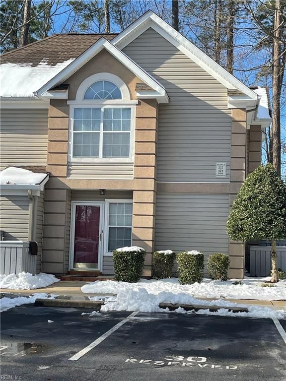 343 Gainsborough Sq Unit 4, Chesapeake, VA 23320