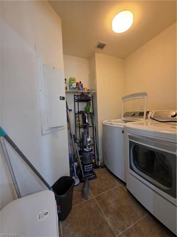 Image 15 of property listing at 5706 Cape Harbour DR 211, Cape Coral, FL 33914