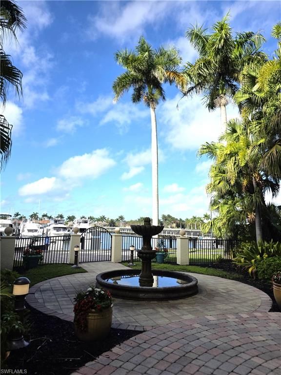 Image 35 of property listing at 5706 Cape Harbour DR 211, Cape Coral, FL 33914