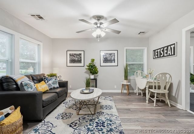 911 S Independence Street, Sapulpa, OK 74066