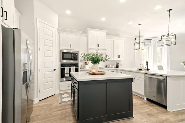 112 Rosemary CT, Bastrop, TX 78602