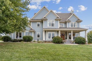 1025 Meadow Crest Drive, Pella, IA 50219