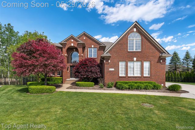 18775 Newbridge Drive, Macomb Township, MI 48044