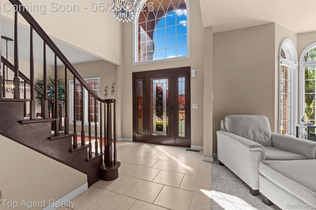 18775 Newbridge Drive, Macomb Township, MI 48044