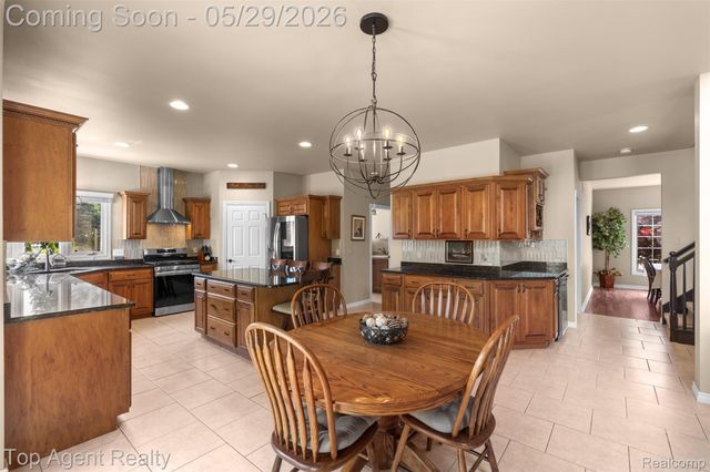 18775 Newbridge Drive, Macomb Township, MI 48044
