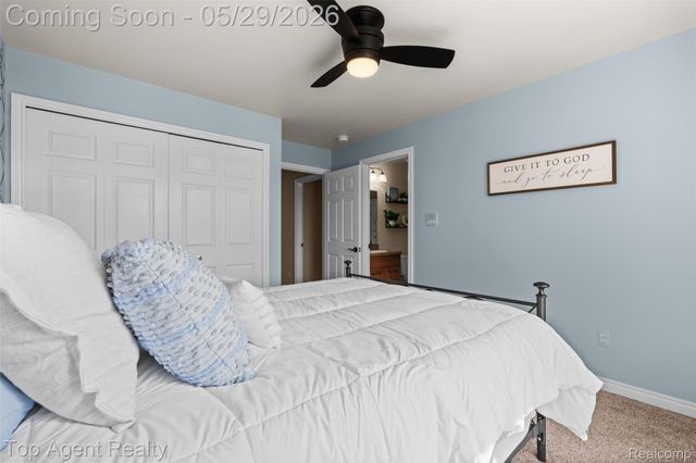 18775 Newbridge Drive, Macomb Township, MI 48044
