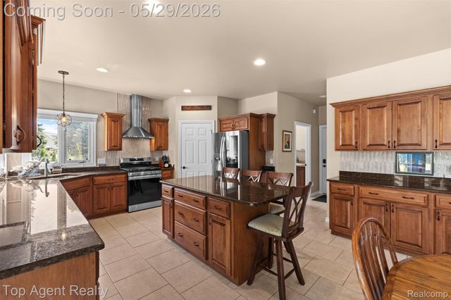 18775 Newbridge Drive, Macomb Township, MI 48044