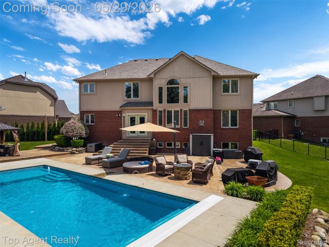18775 Newbridge Drive, Macomb Township, MI 48044