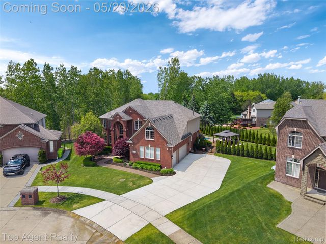 18775 Newbridge Drive, Macomb Township, MI 48044