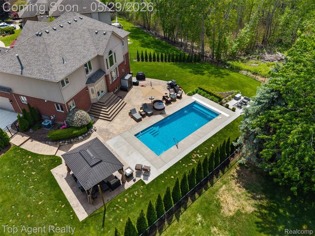 18775 Newbridge Drive, Macomb Township, MI 48044