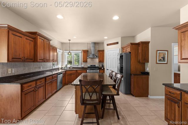 18775 Newbridge Drive, Macomb Township, MI 48044