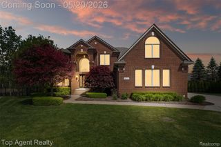 18775 Newbridge Drive, Macomb Township, MI 48044