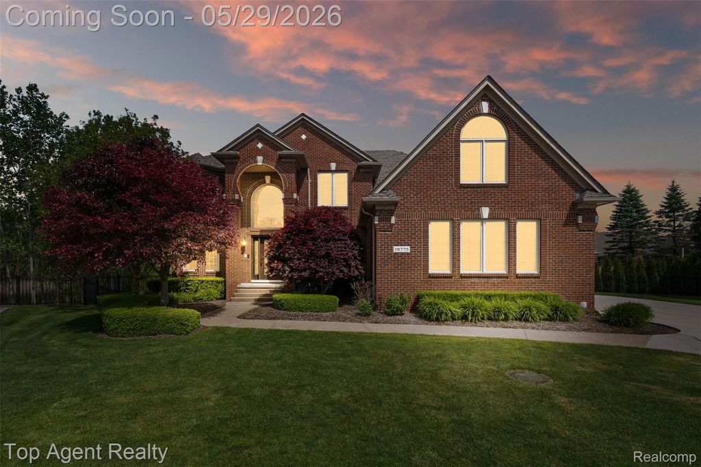 18775 Newbridge Drive, Macomb Township, MI 48044