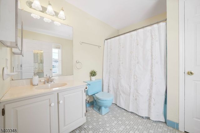 16 Agawam Dr, Wayne Twp., NJ 07470